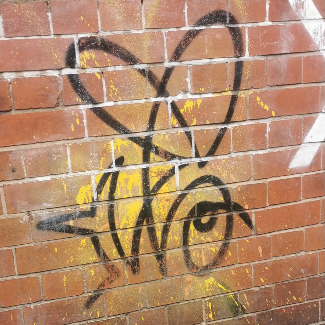 A graffiti bee near Mayfield park